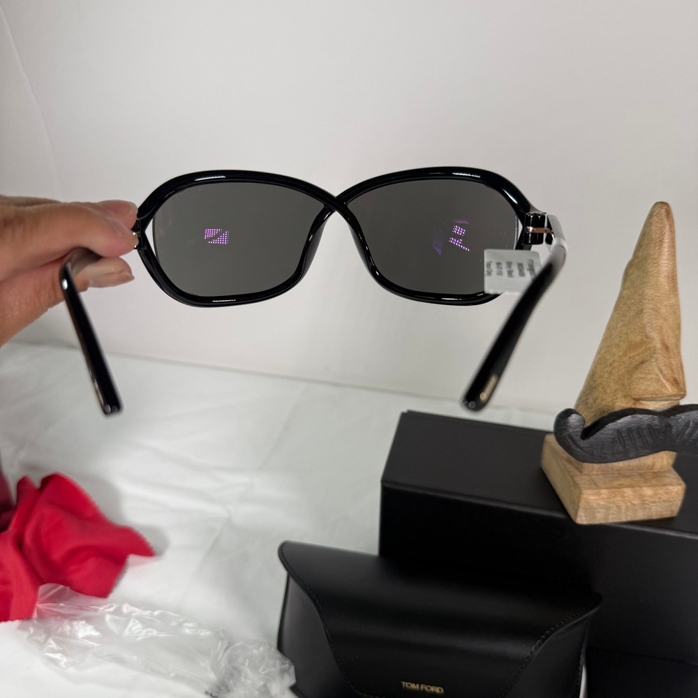 Tom Ford Fernanda TF1069 01A Black Butterfly Sunglasses Made in Italy NEW - Picture 11 of 15